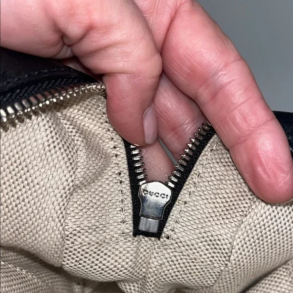 Gucci Black Soho Studded Disco Logo Leather Crossbody Bag - Picture 14 of 16